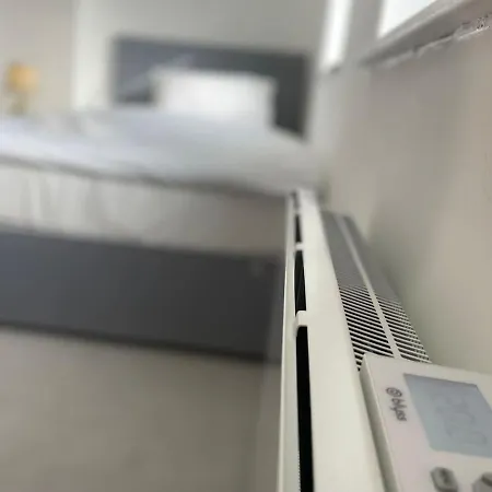 Vakantiehuis 2 With Private En-suite Centre Ts1 *