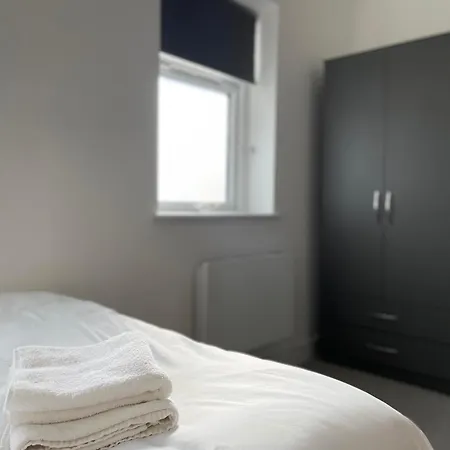 2 With Private En-suite Centre Ts1 Vakantiehuis *
