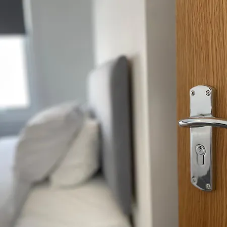 Vakantiehuis 2 With Private En-suite Centre Ts1